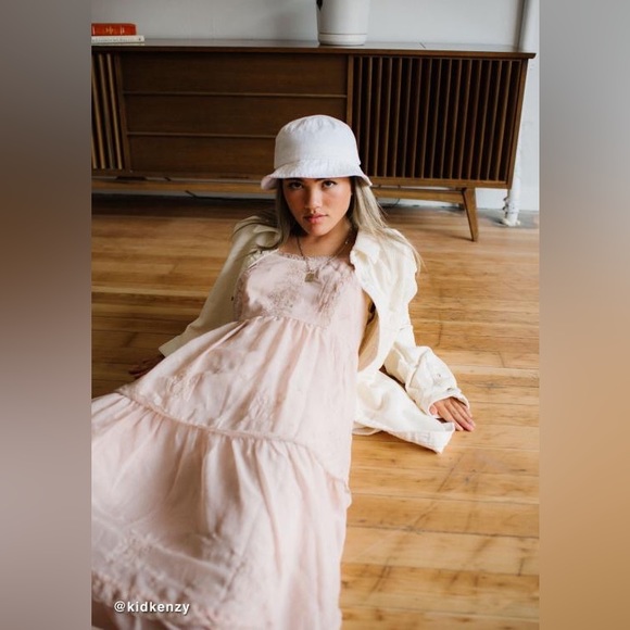 UO HANNA MAXI EMBROIDERED DRESS - Picture 1 of 12